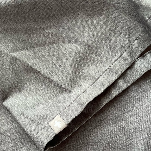 Figs Graphite Gray Casma Three-Pocket Scrub SZ L - Picture 7 of 7